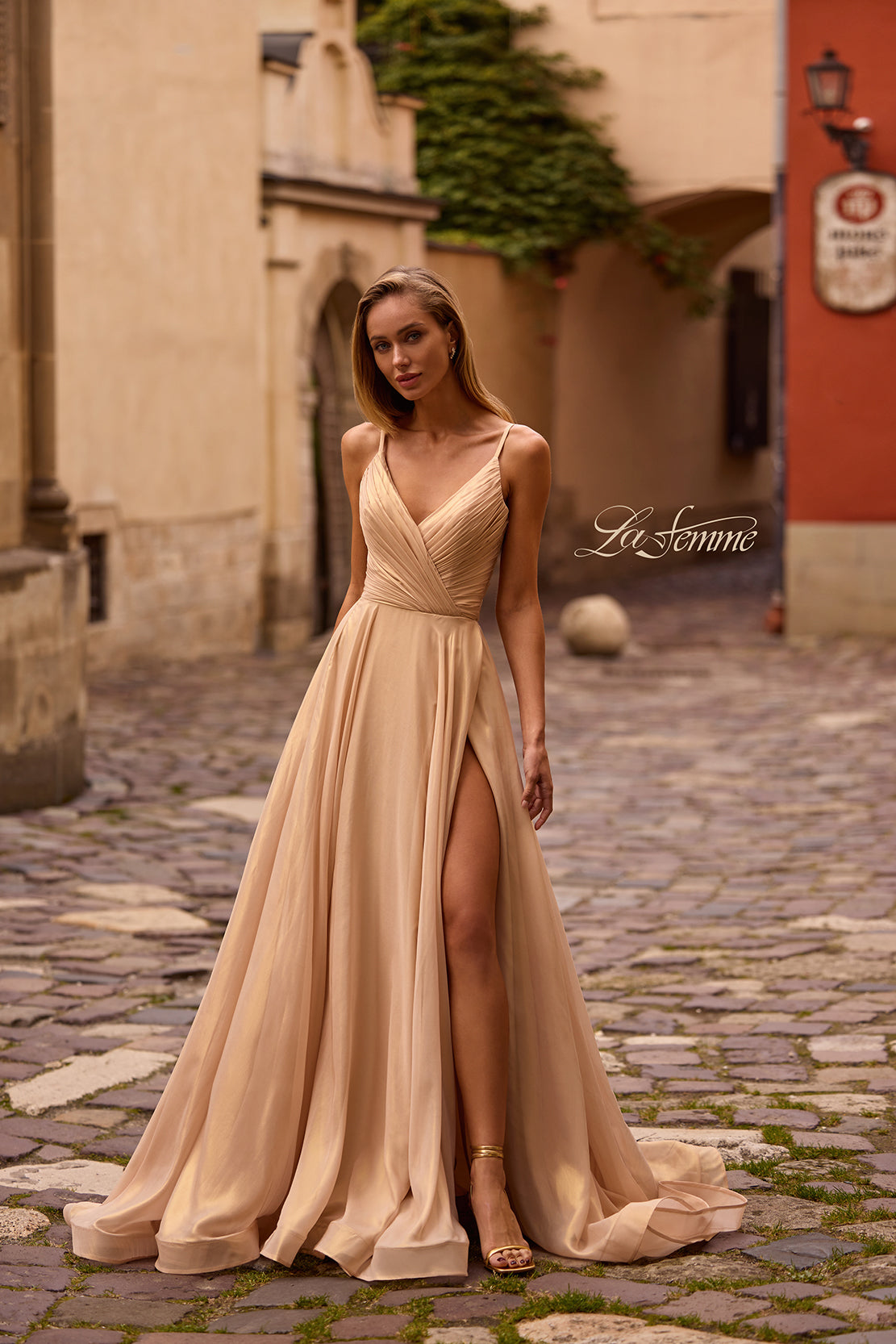 32864 - La Femme Dress
