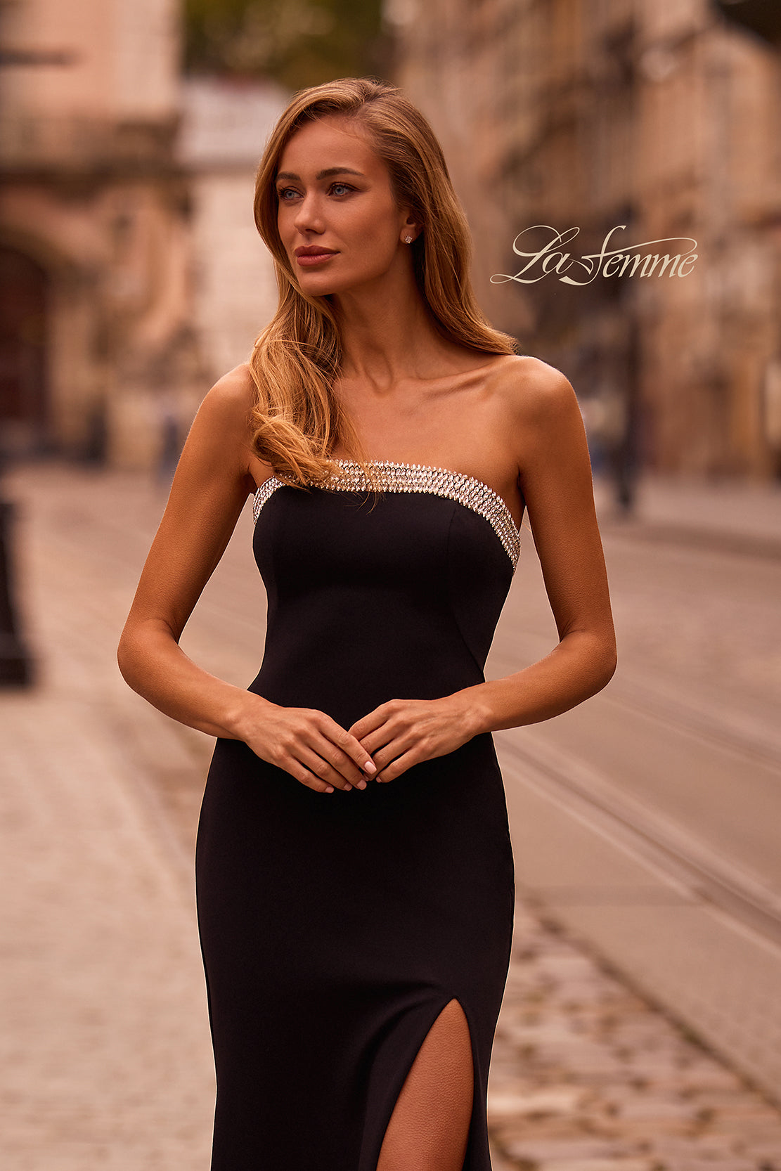 32891 - La Femme Dress