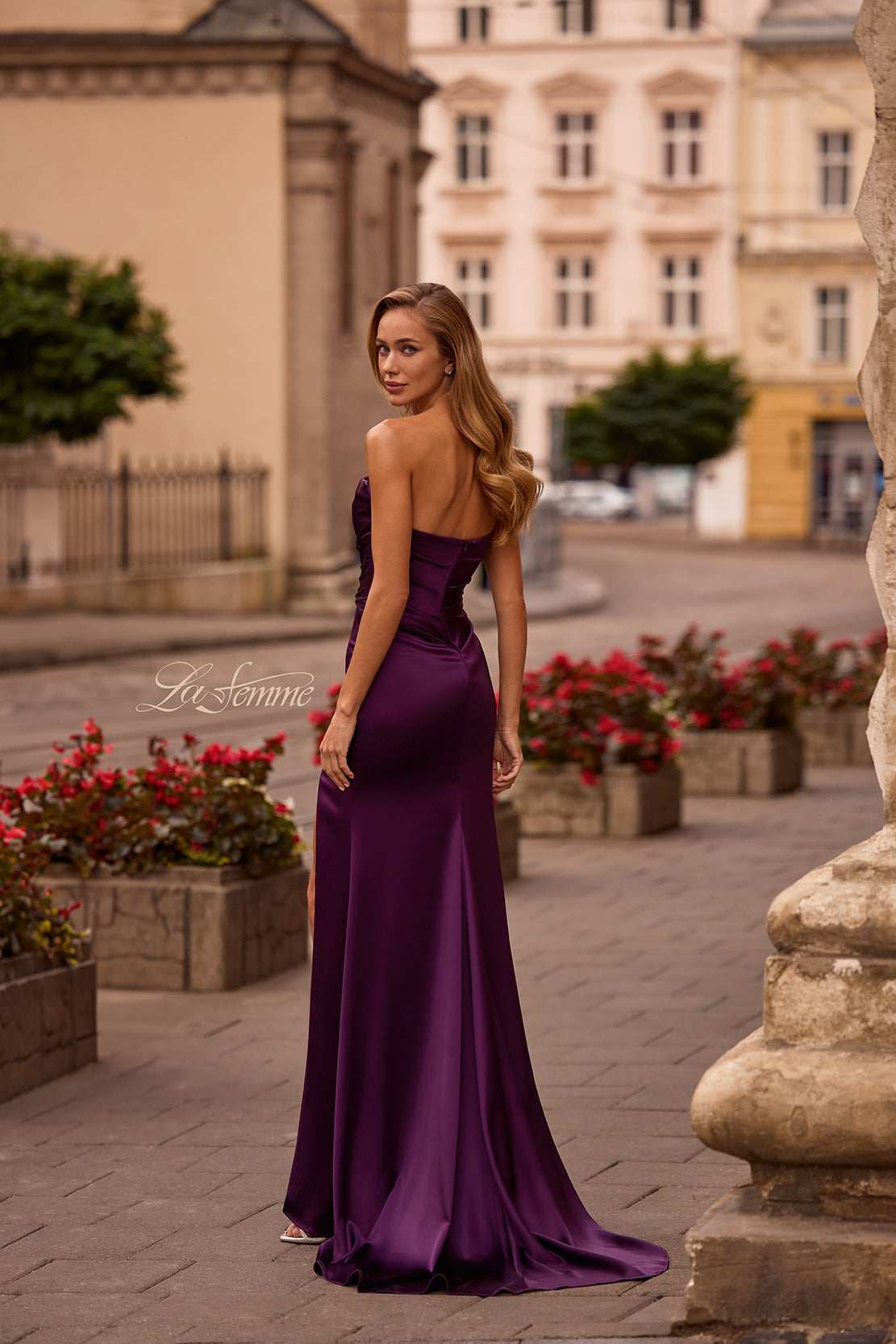 32896 - La Femme Dress