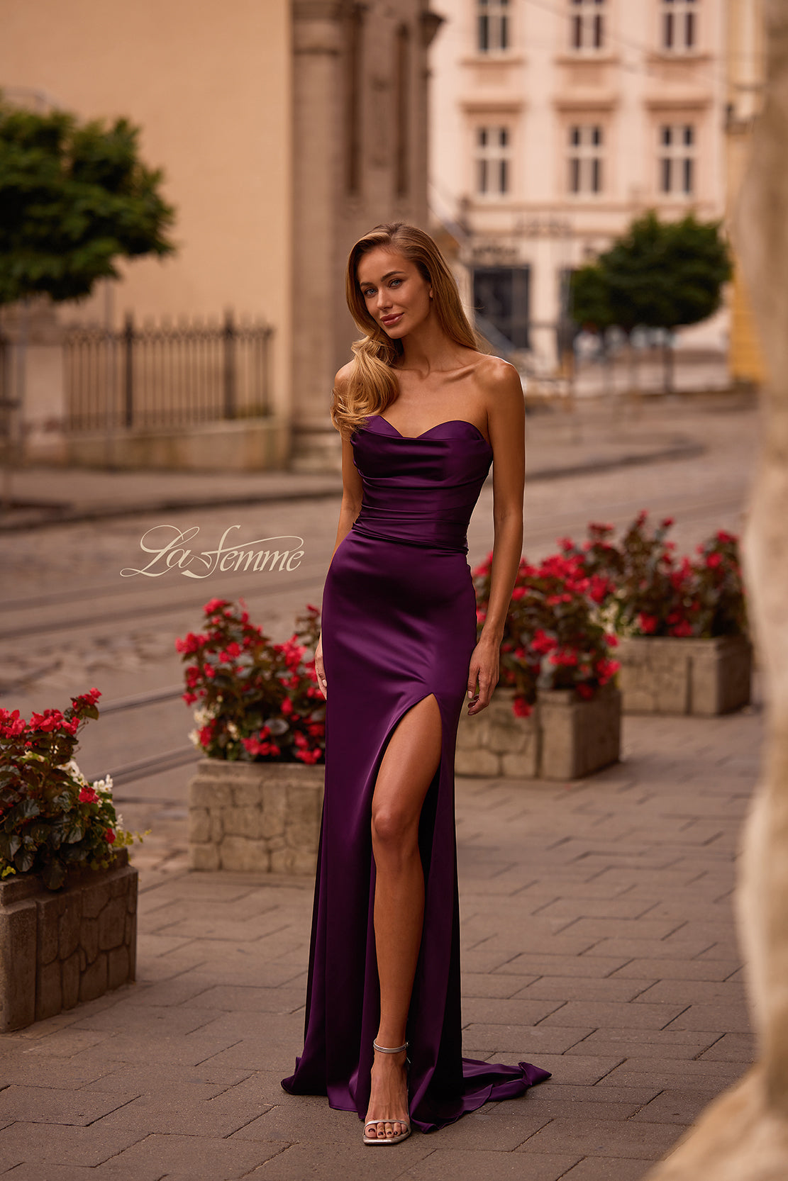32896 - La Femme Dress