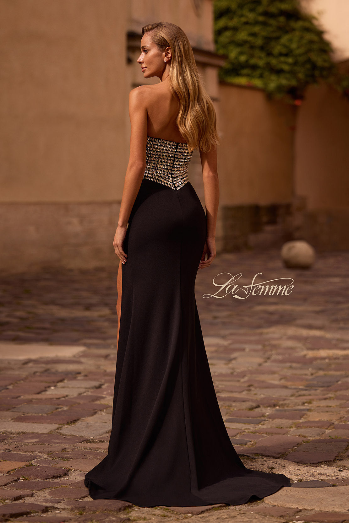 32910 - La Femme Dress