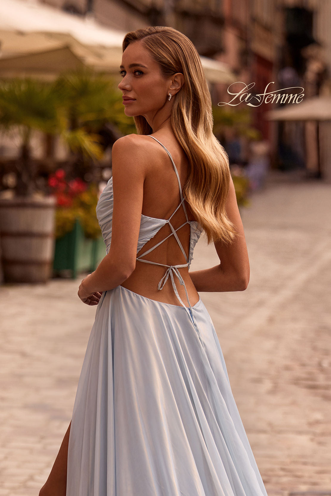 33043 - La Femme Dress