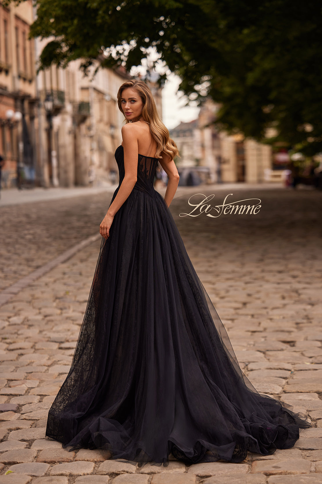 33307 - La Femme Dress