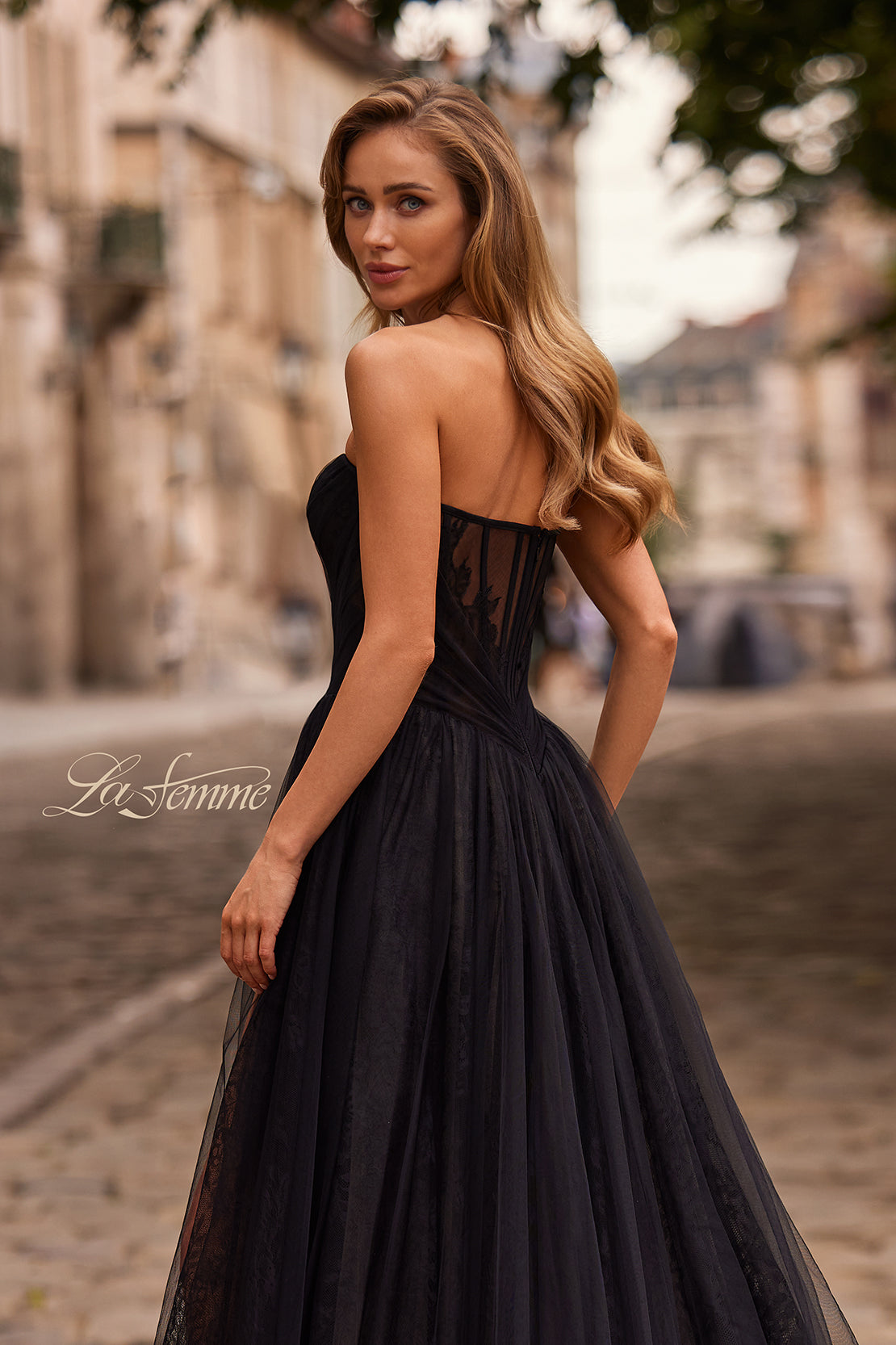 33307 - La Femme Dress