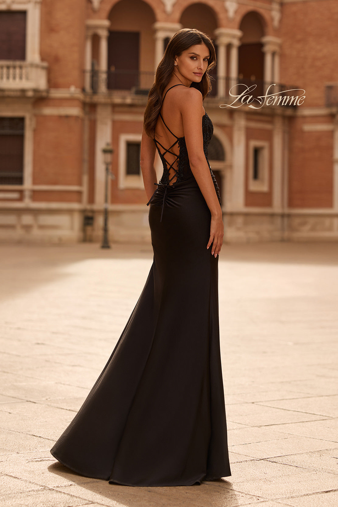 33505 - La Femme Dress
